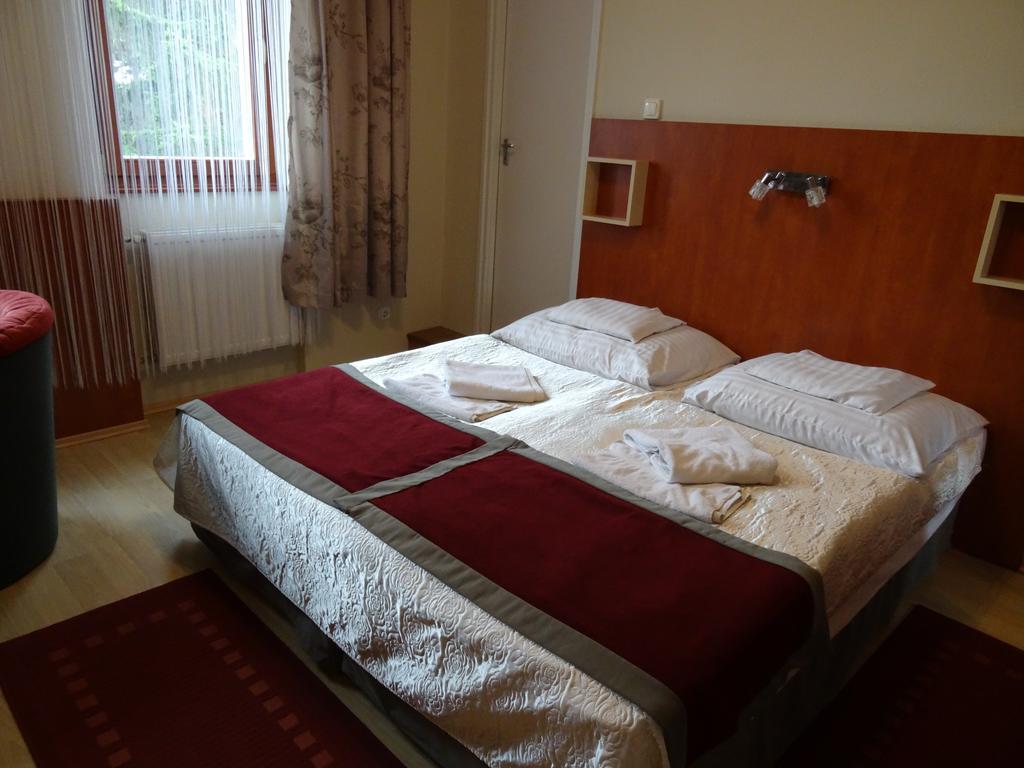 Fortuna Hotel Miskolc Room photo