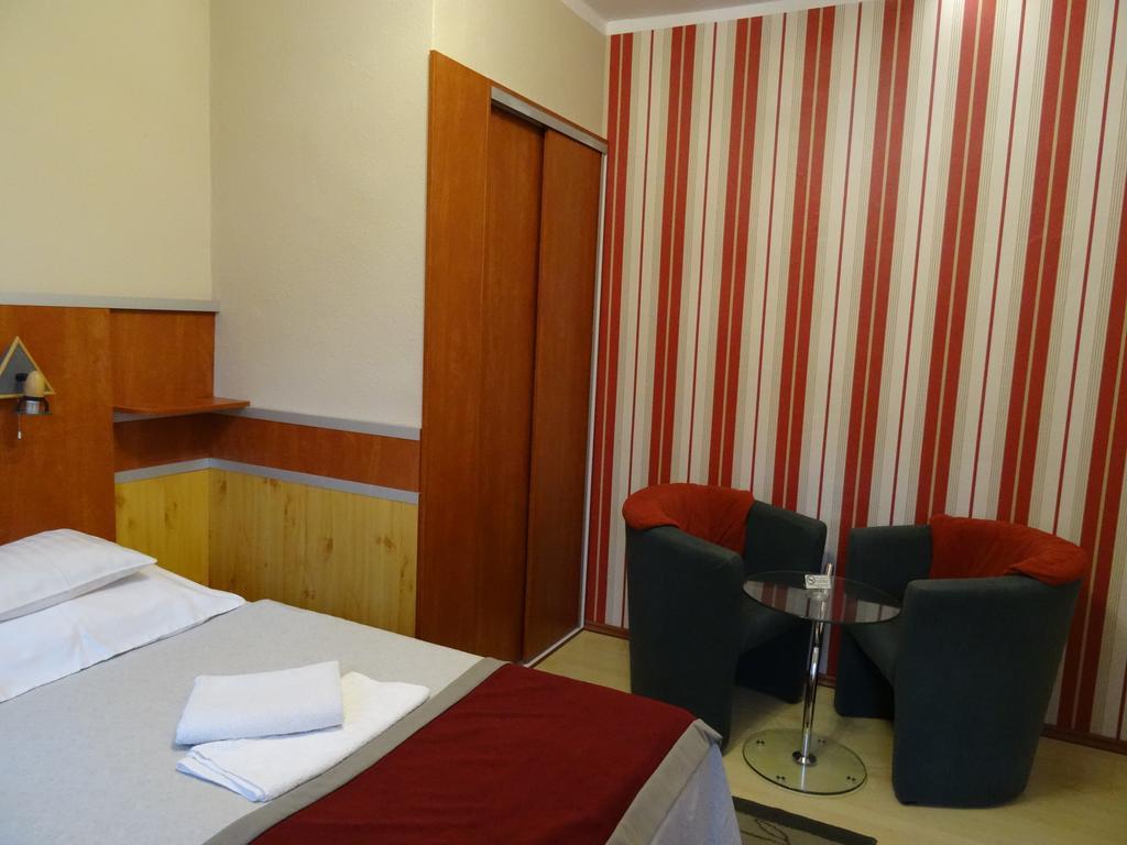 Fortuna Hotel Miskolc Room photo