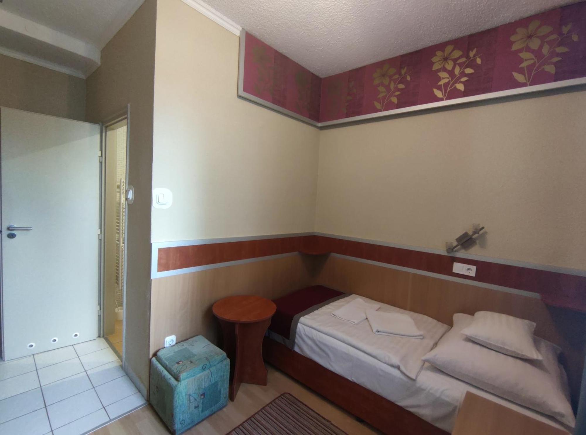 Fortuna Hotel Miskolc Exterior photo
