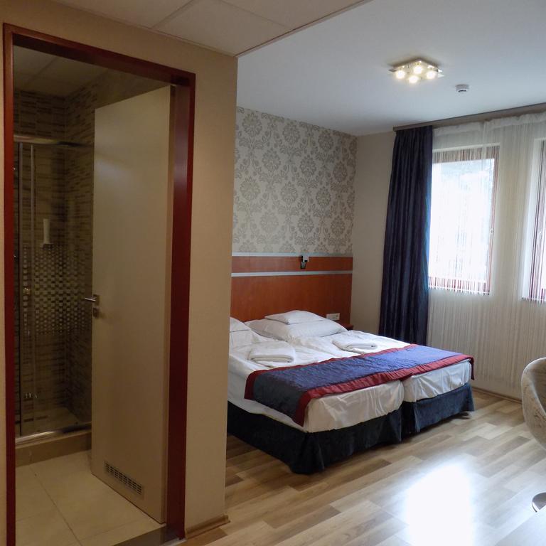 Fortuna Hotel Miskolc Exterior photo
