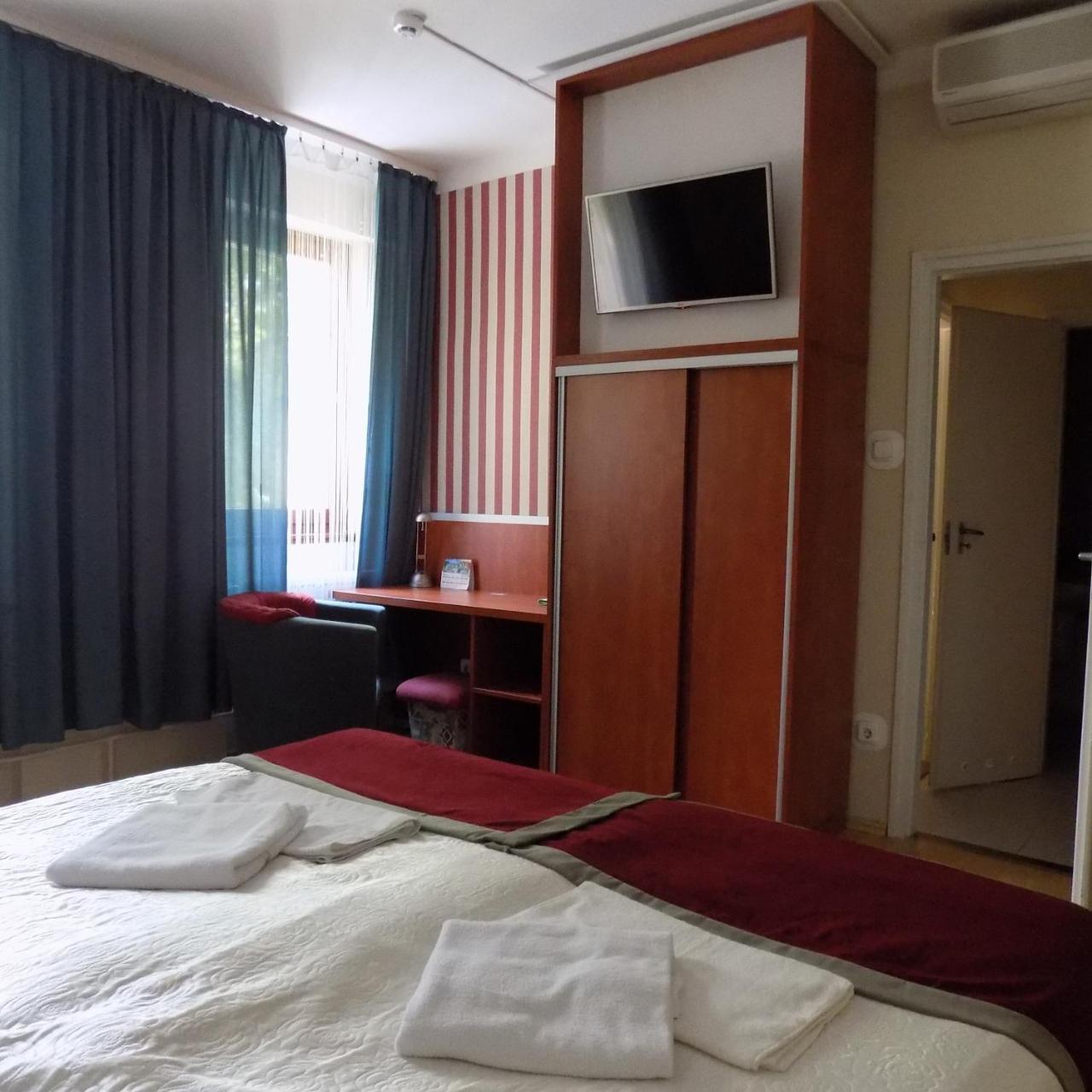 Fortuna Hotel Miskolc Exterior photo
